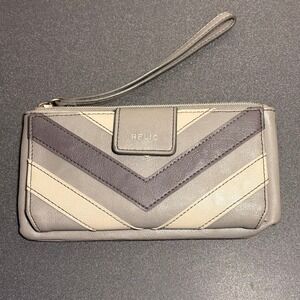 Relic Wristlet Wallet Women OS Grey Good Chevron Striped Faux Leather Clutch